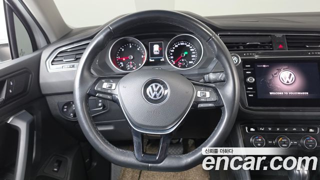 Volkswagen Tiguan 2020 — photo 19