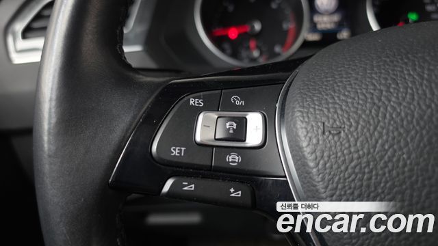 Volkswagen Tiguan 2020 — photo 22