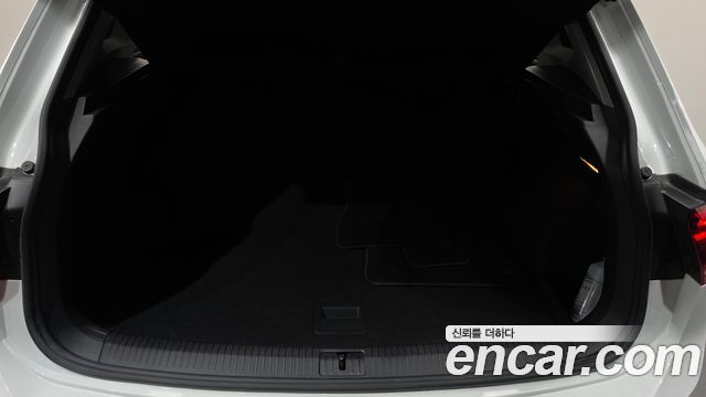Volkswagen Tiguan 2020 — photo 25