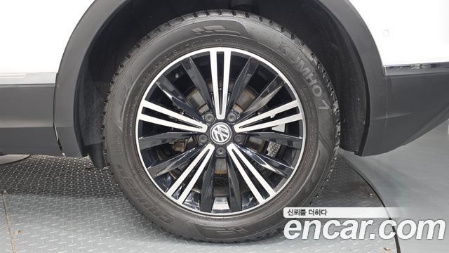 Volkswagen Tiguan 2020 — photo 7