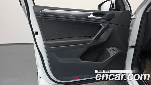 Volkswagen Tiguan 2020 — photo 14
