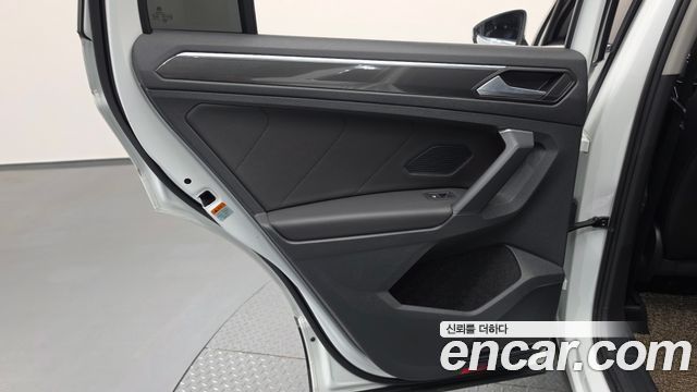 Volkswagen Tiguan 2020 — photo 15