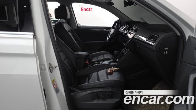 Volkswagen Tiguan 2020 — photo 16