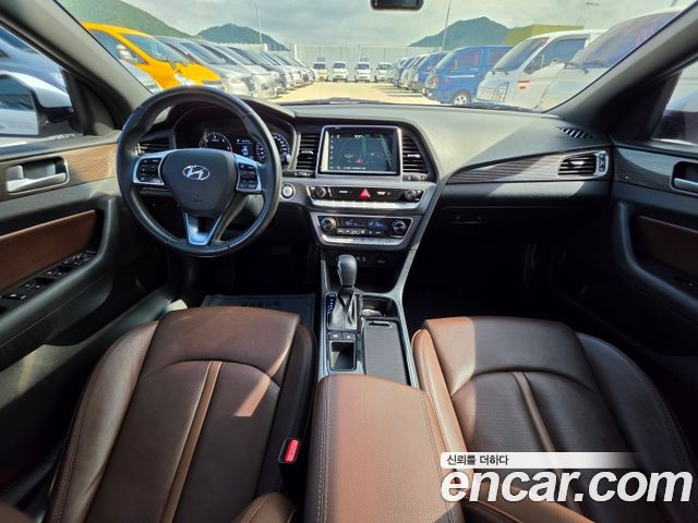 Hyundai Sonata 2018 — photo 19