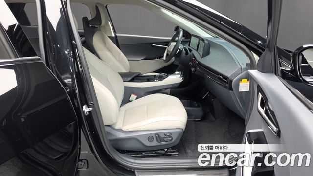 Kia EV6 2023 — photo 16