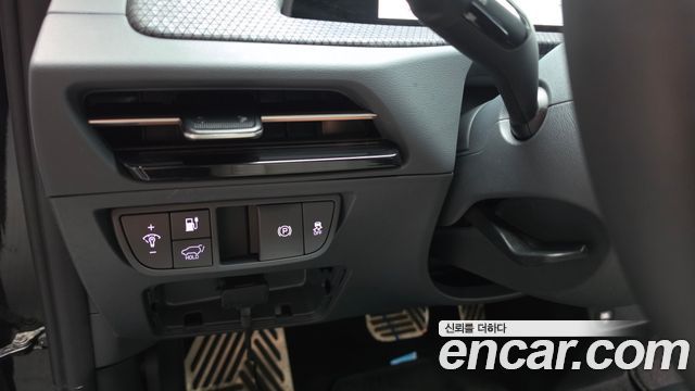 Kia EV6 2023 — photo 28