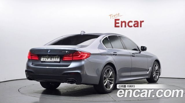 BMW 5-Series 2018 — photo 2