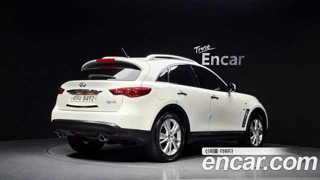 Infiniti QX70 2015 — photo 2
