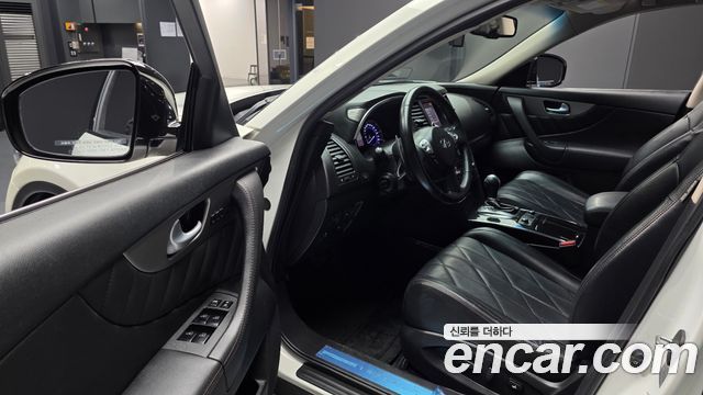Infiniti QX70 2015 — photo 10