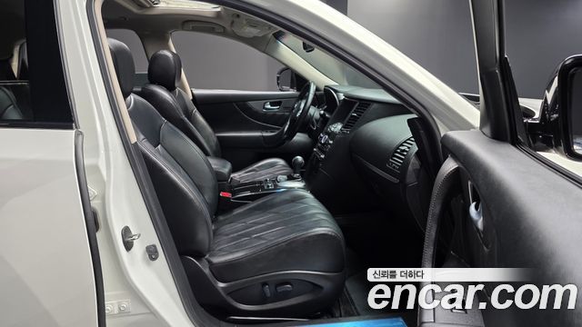 Infiniti QX70 2015 — photo 12