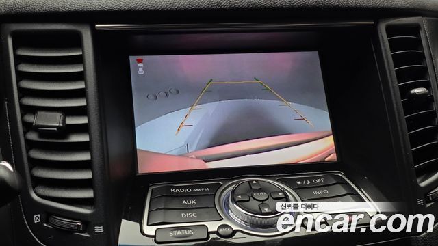 Infiniti QX70 2015 — photo 14
