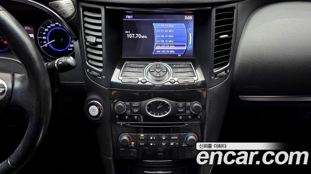 Infiniti QX70 2015 — photo 15