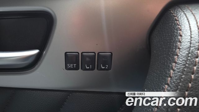 Infiniti QX70 2015 — photo 18