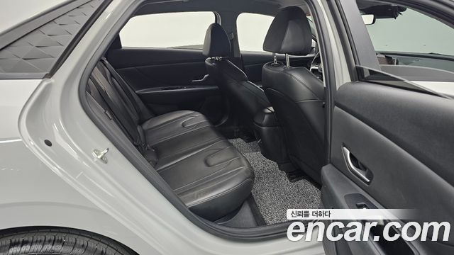 Hyundai AVANTE 2024 — photo 11