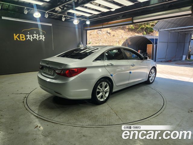Hyundai Sonata 2010 — photo 6