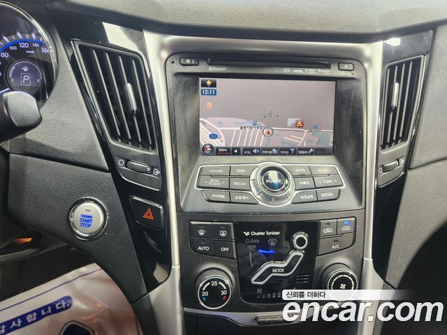 Hyundai Sonata 2010 — photo 11
