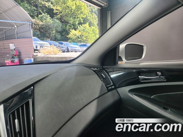 Hyundai Sonata 2010 — photo 12