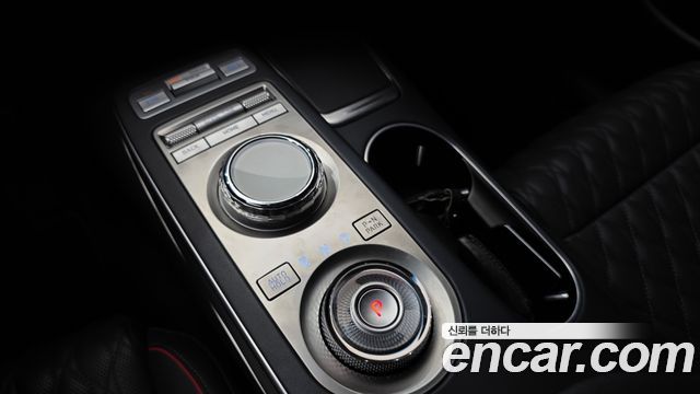 Genesis GV70 2021 — photo 12