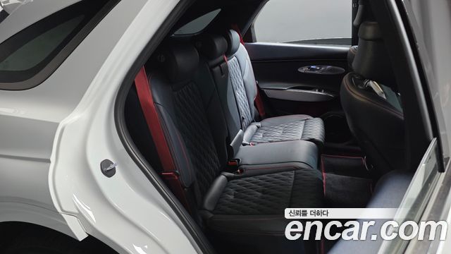 Genesis GV70 2021 — photo 17