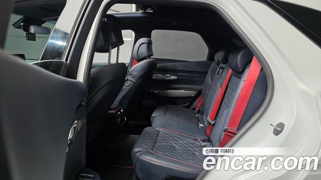 Genesis GV70 2021 — photo 18