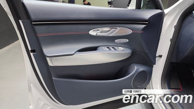 Genesis GV70 2021 — photo 14