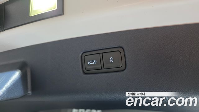 Genesis GV70 2021 — photo 29