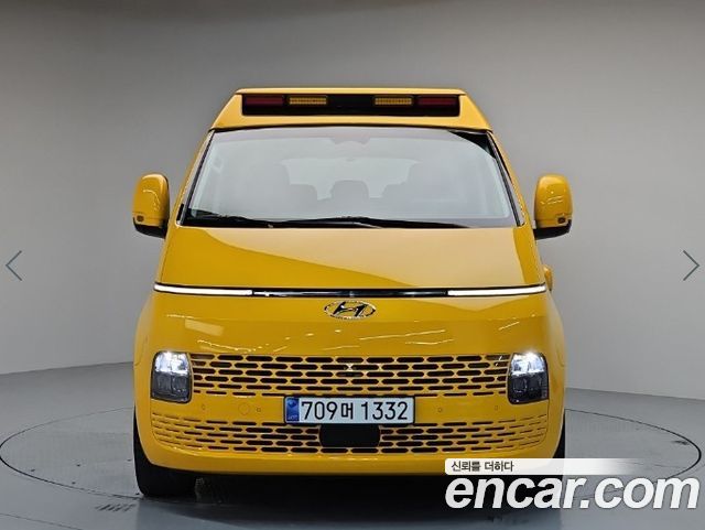 Hyundai Staria 2024 — photo 2