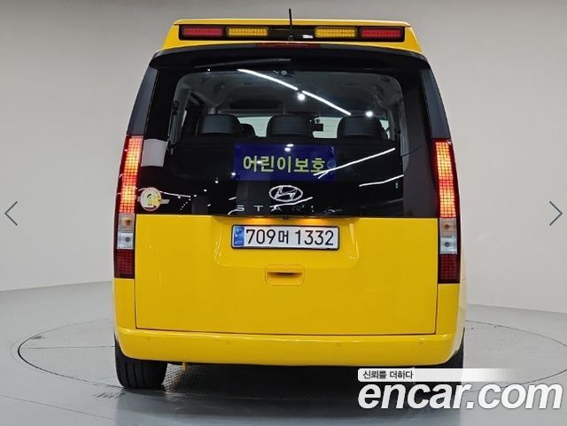 Hyundai Staria 2024 — photo 3