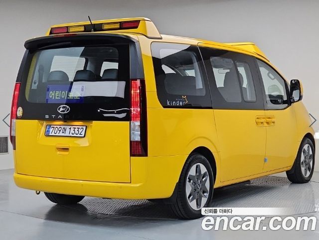 Hyundai Staria 2024 — photo 4
