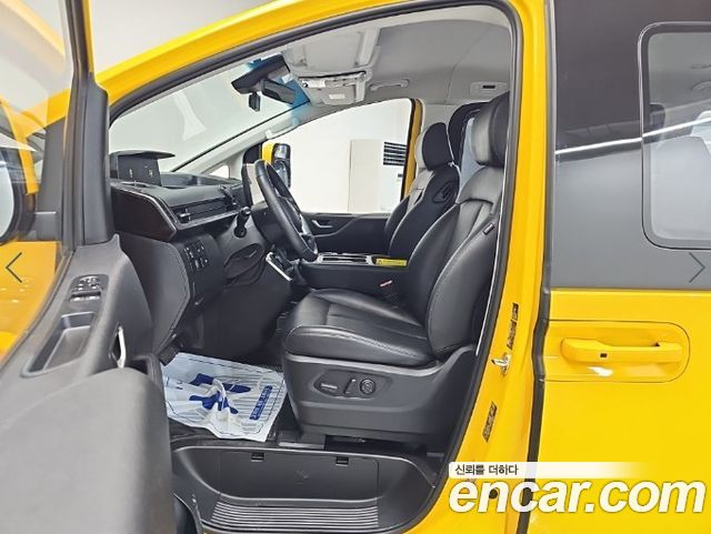 Hyundai Staria 2024 — photo 11