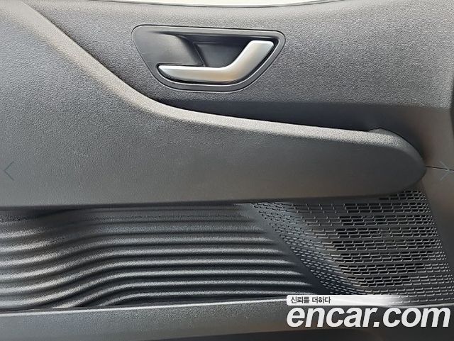 Hyundai Staria 2024 — photo 16