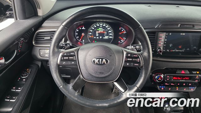 Kia Sorento 2018 — photo 13