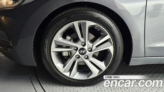 Hyundai AVANTE 2018 — photo 5