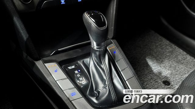 Hyundai AVANTE 2018 — photo 9