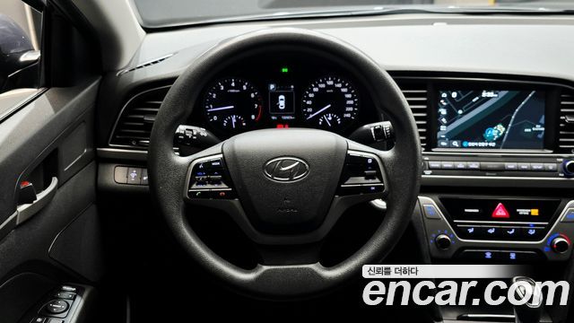 Hyundai AVANTE 2018 — photo 13