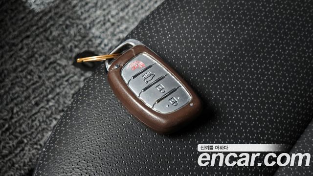 Hyundai AVANTE 2018 — photo 17