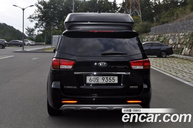 Kia Canival 2015 — photo 4