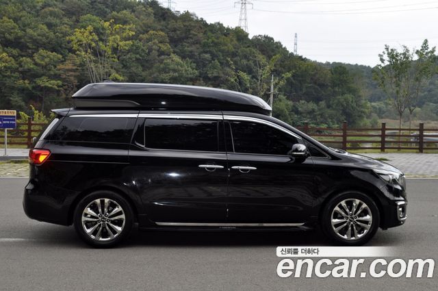 Kia Canival 2015 — photo 9