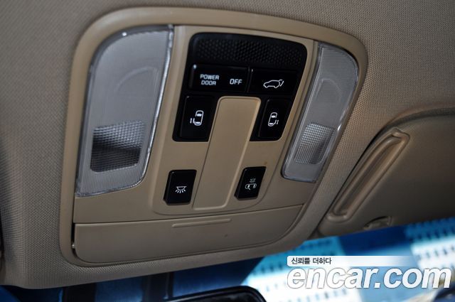 Kia Canival 2015 — photo 11