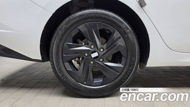 Hyundai AVANTE 2023 — photo 5