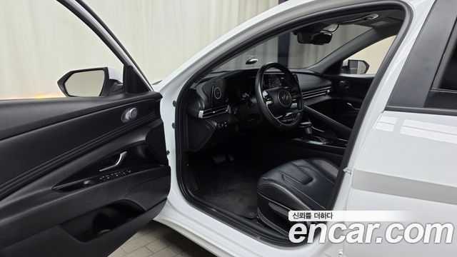 Hyundai AVANTE 2023 — photo 13