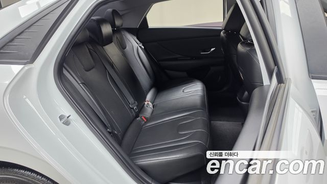 Hyundai AVANTE 2023 — photo 18