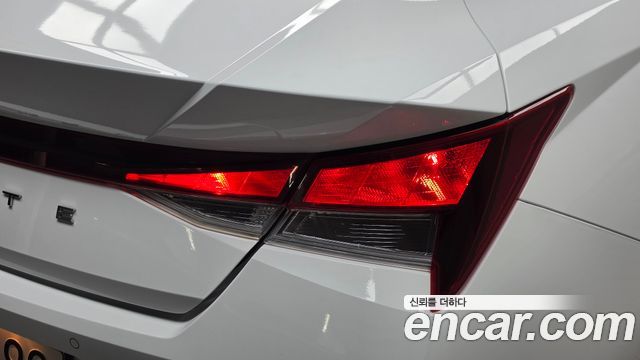Hyundai AVANTE 2023 — photo 9