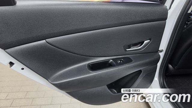 Hyundai AVANTE 2023 — photo 15