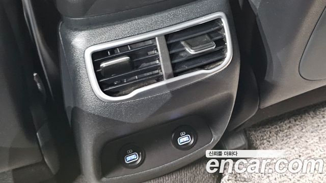 Hyundai Santafe 2021 — photo 32
