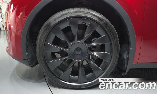 Tesla Model Y 2024 — photo 5