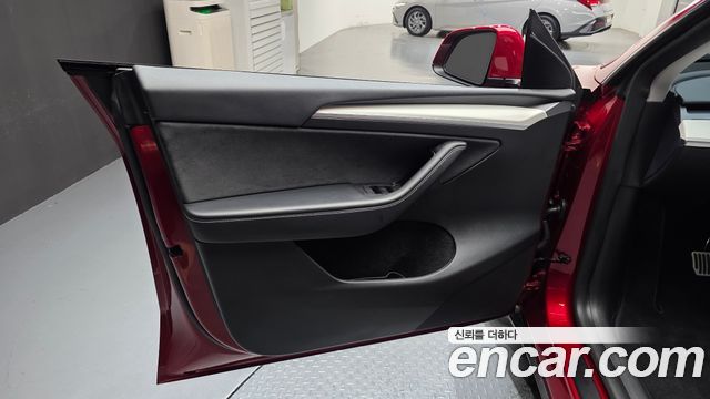 Tesla Model Y 2024 — photo 14