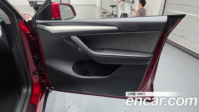 Tesla Model Y 2024 — photo 15