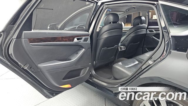 Hyundai Genesis 2015 — photo 18