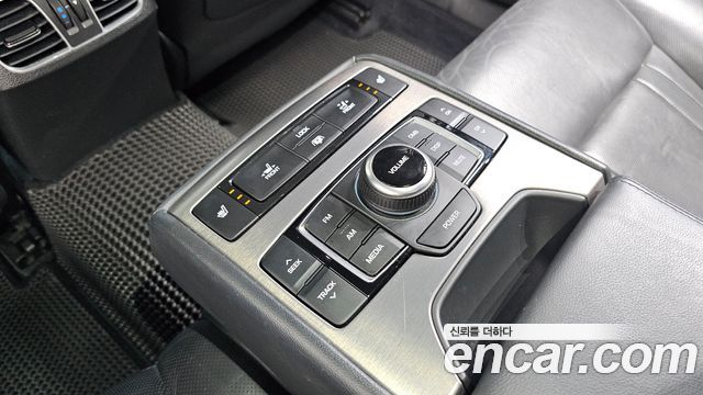 Hyundai Genesis 2015 — photo 28